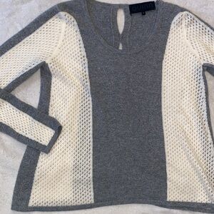Quinn NWOT 100% cashmere gray ivory color block scoop neck sweater Sz M